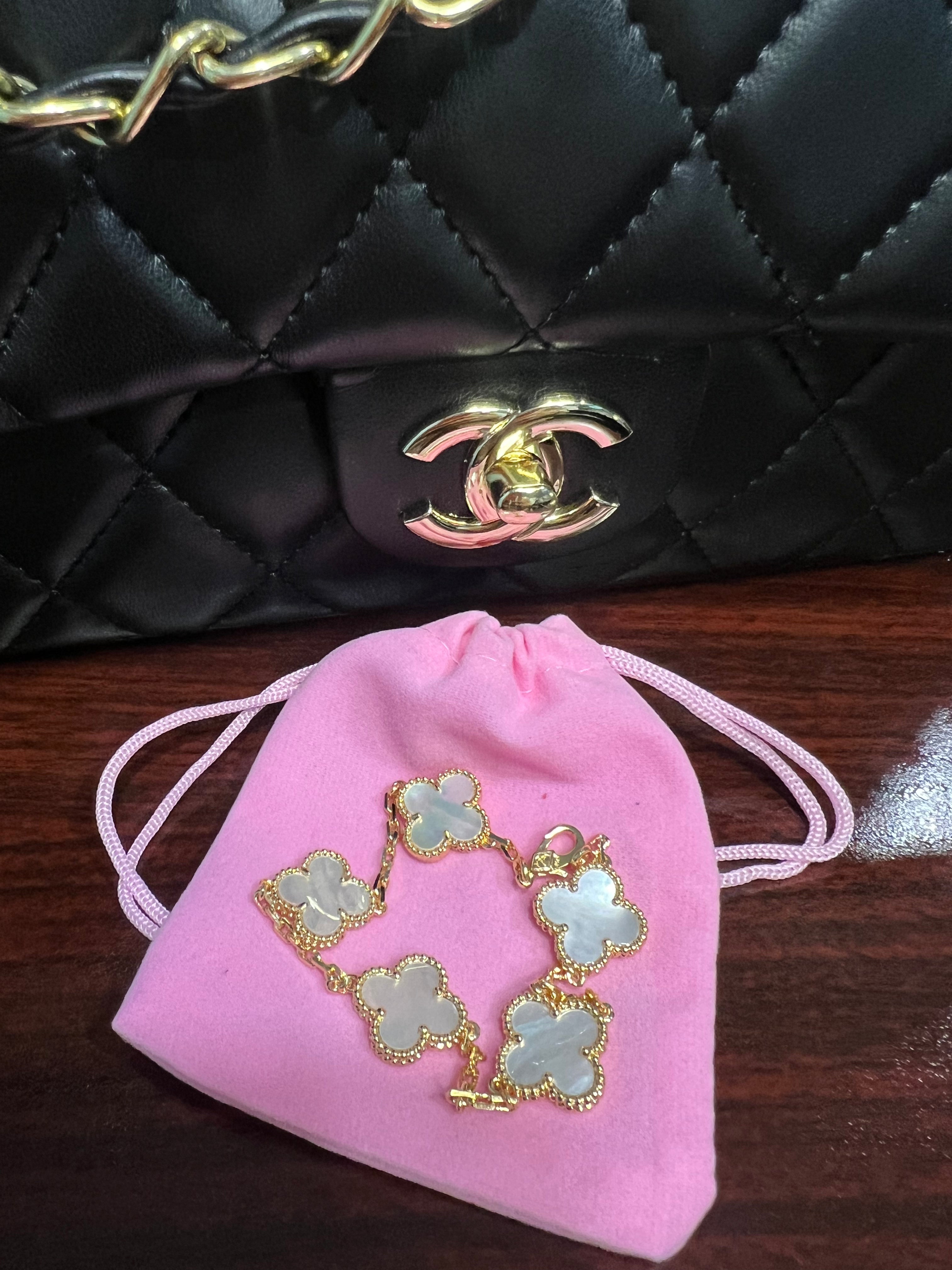 Beautiful 18K Gold-Plated Clover Bracelet